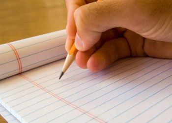 Μολύβι και όχι πληκτρολόγιο η «συνταγή» της μάθησης